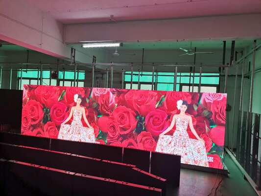 Bom preço Display LED p2.5 Full Color com gerenciamento avançado de brilho e calibração de cores para uma experiência visual consistente on-line
