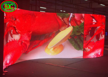 SMD Curved Advertising LED Screens 3,91mm Pixel Pitch 25 Wattled tela de exibição de publicidade comercial