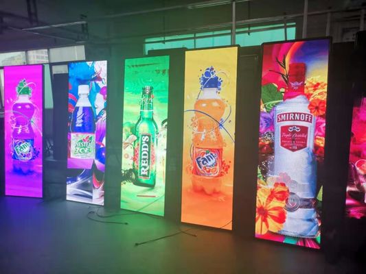 Bom preço Digitas espertas que anunciam a tela ereta do diodo emissor de luz da mágica P2.5 da exposição do cartaz do diodo emissor de luz on-line