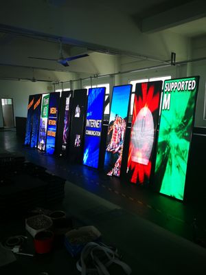 Bom preço Exposição de diodo emissor de luz interna da cor P3 completa, tela do cartaz do diodo emissor de luz de 1500 lêndeas para o shopping on-line