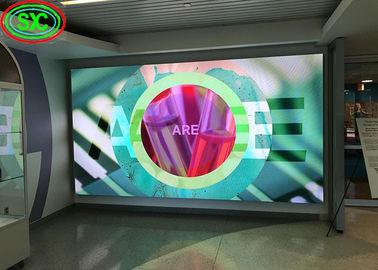 Display curvo LED Screen Window Panel Slim Advertisement Storefront Filme de mídia transparente LED Display de janela digital