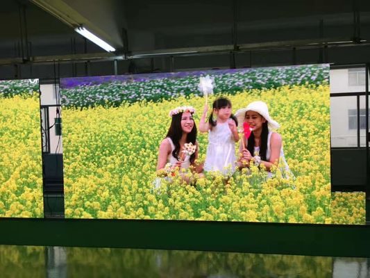 P4 Screen de parede de vídeo LED interior em cores completas Economia de energia para sala de reunião da igreja
