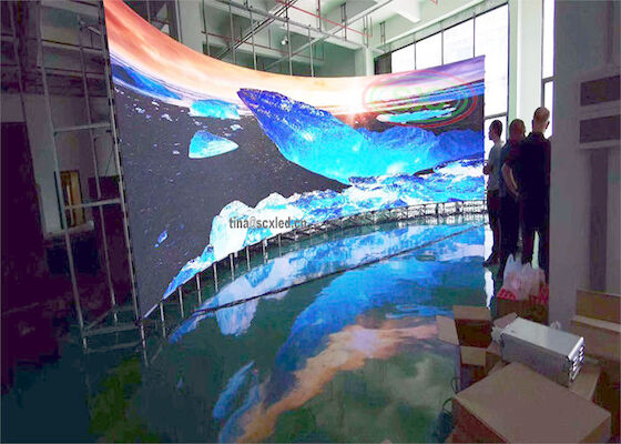 China Parede de vídeo LED de alta qualidade P3.91 Ecrã curvo interior para supermercado