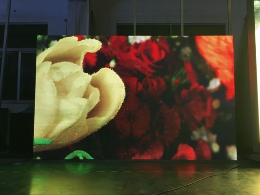 Bom preço O diodo emissor de luz alugado indica o ângulo de visão largo video da cor completa de painel de parede do armário interno do serviço 500X500MM da parte dianteira P3.91 on-line