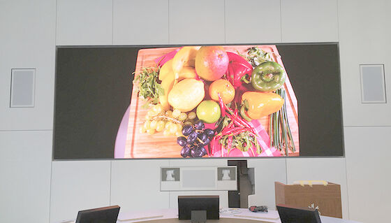 Fine Pitch Alta Resolução e Brilho P1.875 Indoor Giant LED Display Panfletos em cores completas