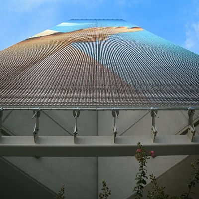 62500 pontos/m2 Densidade de pontos Ecrã LED transparente a cores completas para publicidade de janela exterior de alto brilho