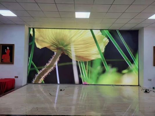 P2.5 Painel de visualização de vídeo LED interior com alta taxa de atualização de publicidade Telas publicitárias 640x640mm para parede de publicidade, 3840 taxa de atualização, suporte a design curvo