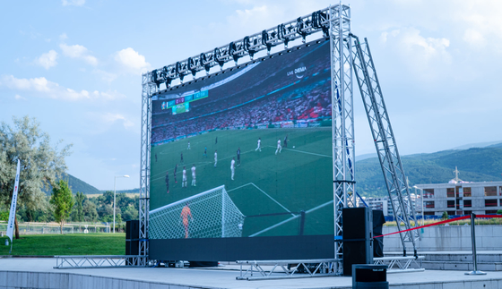 Alta taxa de atualização P3.91 500*1000mm Ímãs LED à prova d'água para exteriores