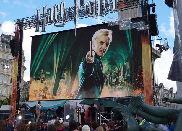 Ecrã LED de aluguer para exterior P6, armário de alumínio fundido, leve, ecrã LED P1.5 COB