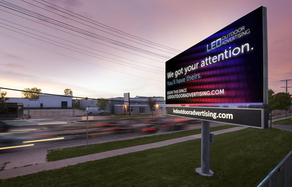 P8 Outdoor LED Billboard 8mm Pixel Pitch IP65 Impermeável