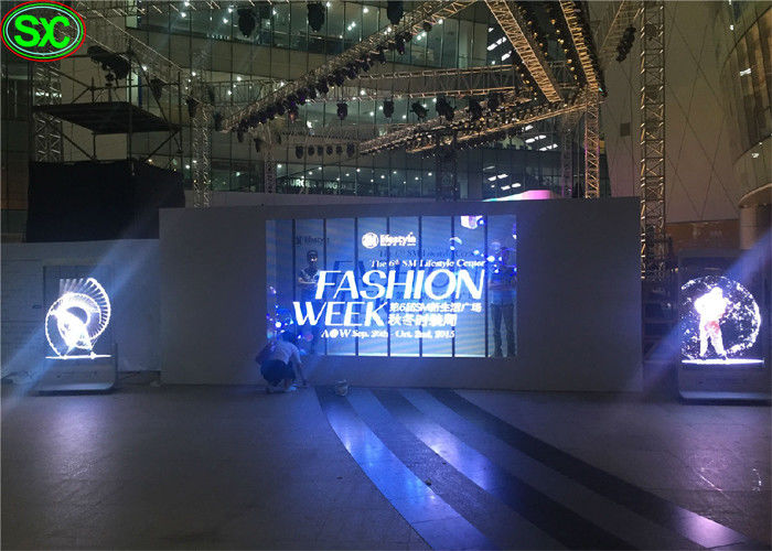 Tela altamente transparente do diodo emissor de luz de P12mm para a parede de vidro da loja do carro, DC5V60A