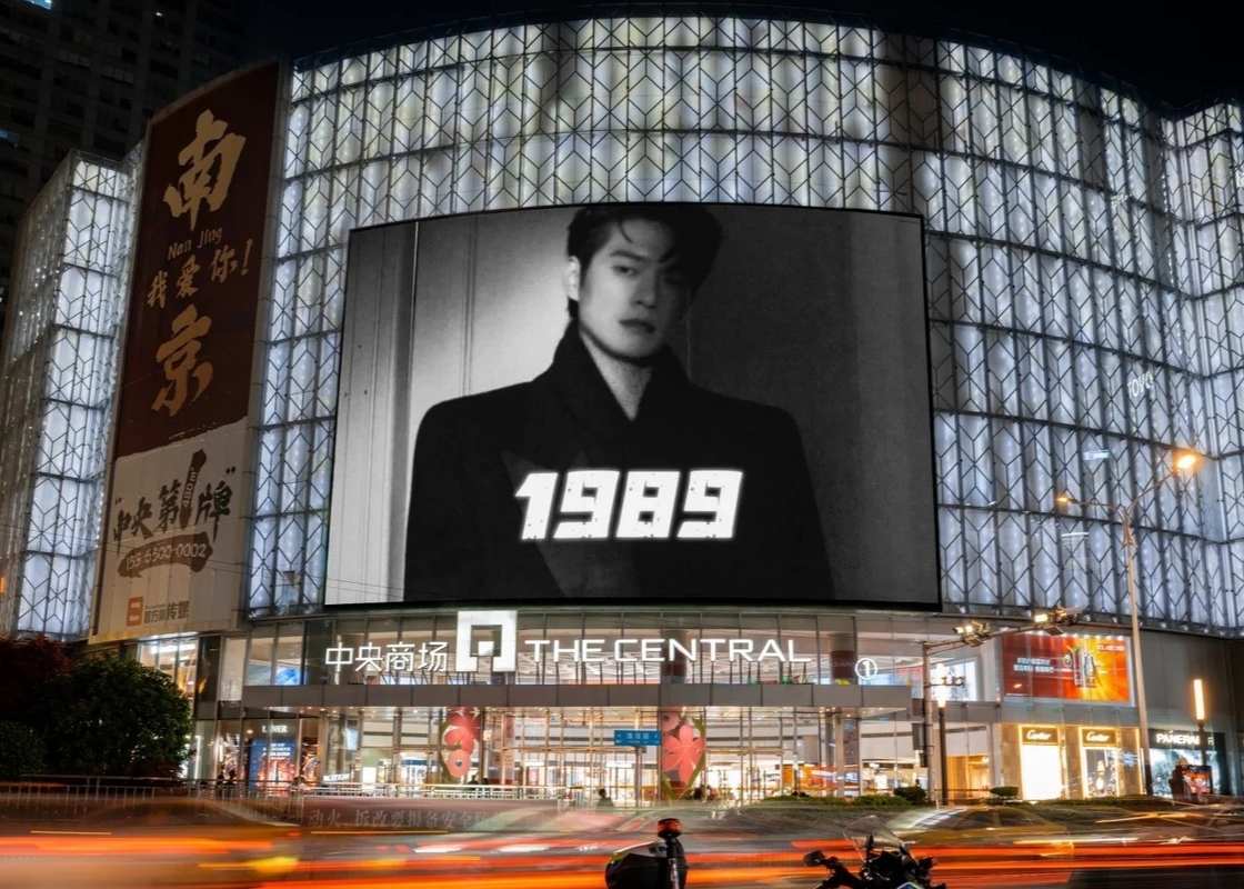 Ecrã de alumínio de fundição por impressão 1/7 Análise 500*1000MM P5.95 Display de publicidade LED Aluguel Instalação fixa