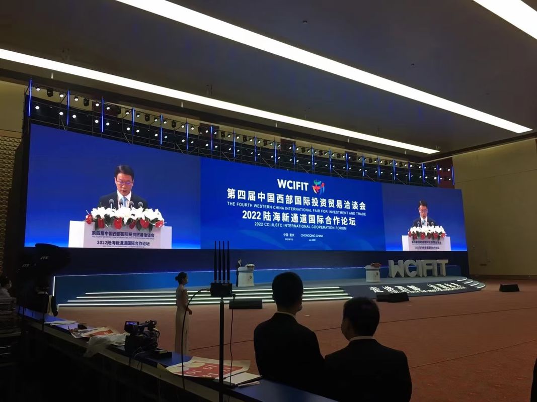 Localização de tela HD 1R1G1B Indoor Die Cast Aluminum P4 LED Display Board LED Video Wall