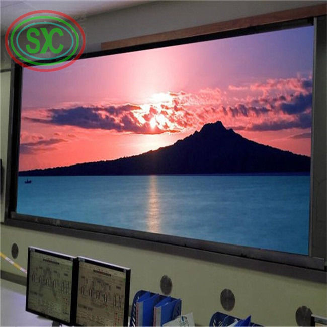 3 Periodo Indoor Full Color LED Display com 128*64dots Resolução do módulo e 160000 Dot/m2 Densidade