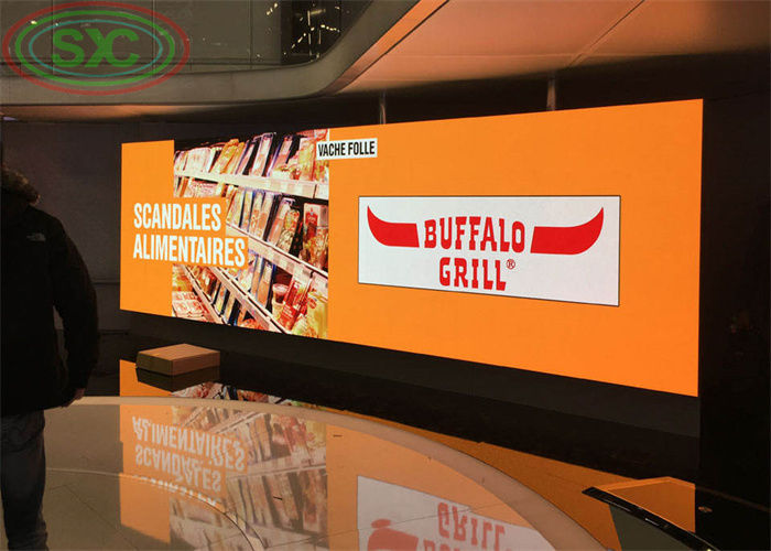 Display LED interno colorido com LEDs SMD 2121 3-em-1, proporcionando imagens e desempenho vívidos em diversos ambientes internos