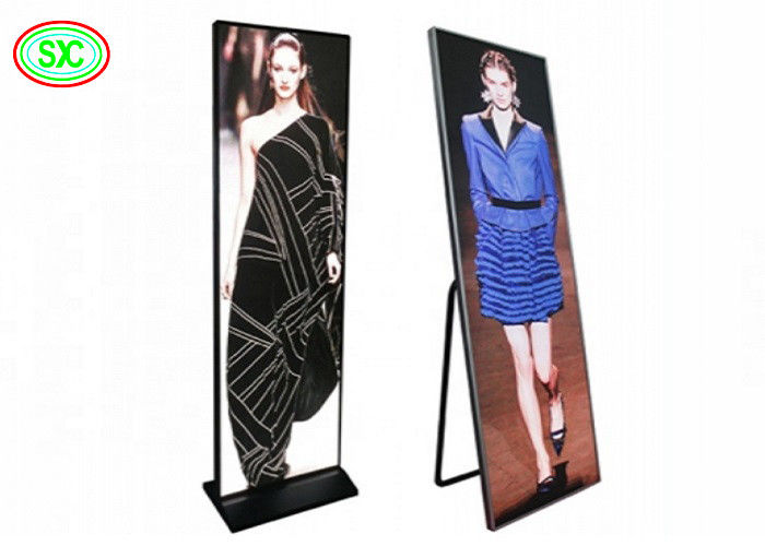 Melhore a sua publicidade com o nosso ecrã de cartazes LED de 680x2000mm com chips LED SMD2121 e material de painel de alumínio