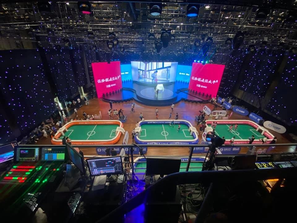 A cor completa interna interna da tela 512X512MM HD da parede do diodo emissor de luz de P4 Front Service Video conduziu o armário de parede da tela conduziu a exposição