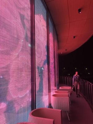 Bom preço P2.5 tela de vidro transparente em cores, 3G WIFI parede de vídeo transparente on-line