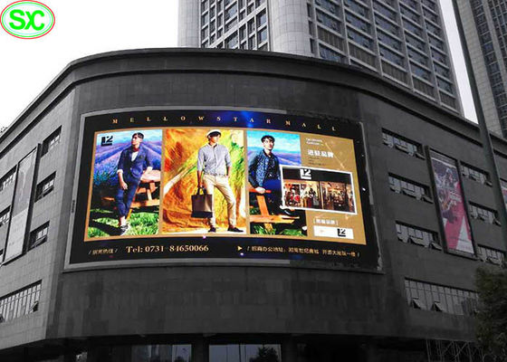 P10 exterior conduziu a tela video do diodo emissor de luz do RGB da exposição de parede com elevação refresca a taxa