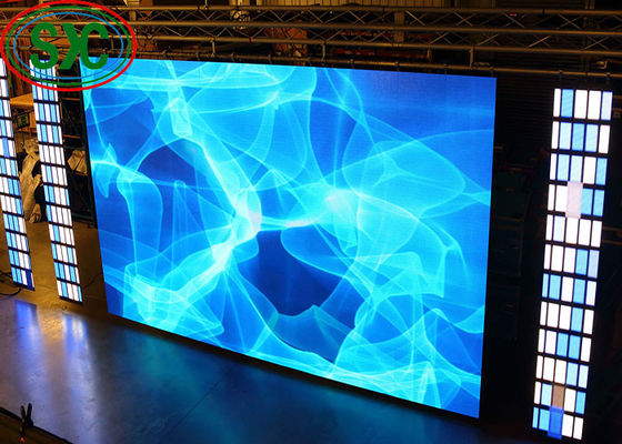 Bom preço O smd 3 do quadro de avisos do diodo emissor de luz de Digitas do brilho alto em 1 conduziu a tela P5mm interno que pendura a exposição conduzida para a transmissão em direto on-line