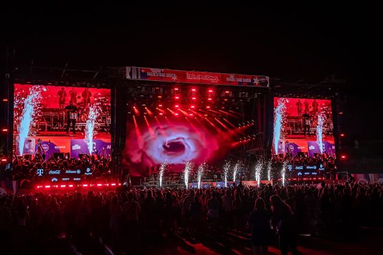 Bom preço Ecrã de caixa de ferro publicidade exterior à prova d'água Full Color LED Display, Alto brilho Concert LED Screen IP65 on-line