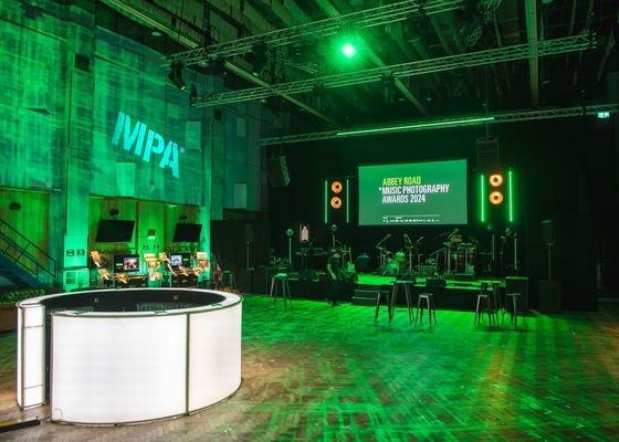 Bom preço Ecrã de alumínio fundido SMD P4 Índice de publicidade exterior à prova d'água, ecrã LED de estrada on-line