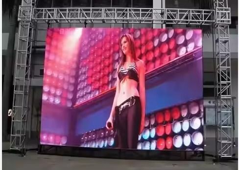 Bom preço 24 kg/m2 Voltagem de entrada 50/60 Hz LED Video Wall para soluções publicitárias versáteis on-line