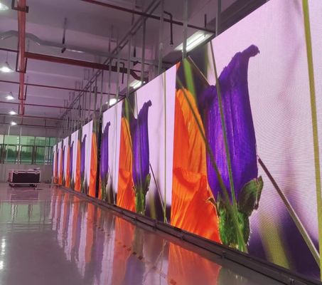 Display de publicidade LED constante de alto brilho com tamanho de gabinete personalizado e brilho de balanço de branco ≥7500cd/m2