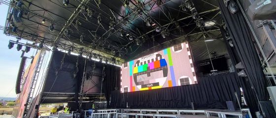 Display Cor RGB 43222 Pontos/m2 Resolução RGB LED Display 4,81 Pixel Pitch