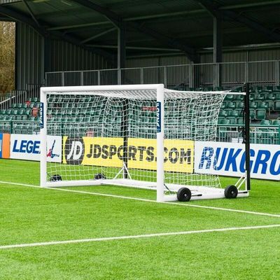 Experimente a melhor tela LED do estádio com 10000 pixels/m2 Resolução e taxa de quadros de 60Hz