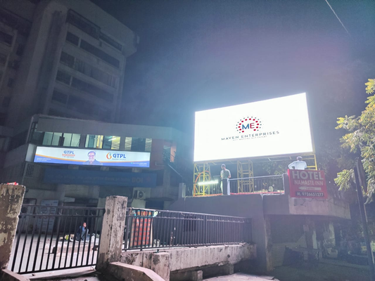 Telão LED colorido para exterior P6 com gabinete de 960x960mm e taxa de atualização de 3840 Hz