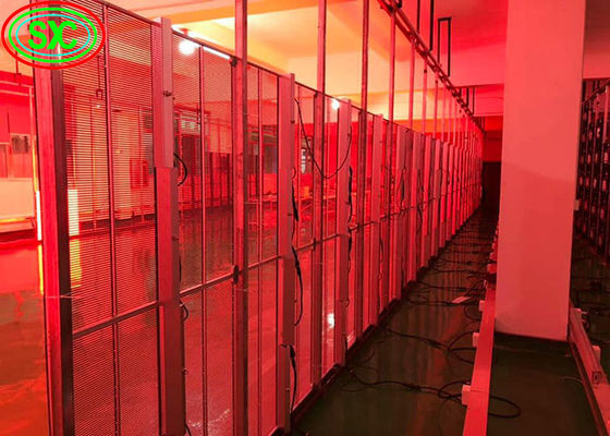 Ecrã LED transparente P3.9-7.8 Full Color SMD Curved Led Video Wall Glass para vitrine