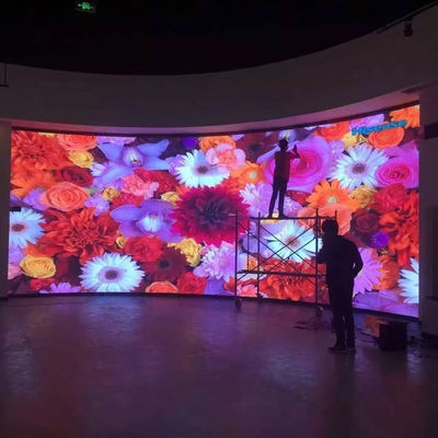 64*32 Resolução do módulo Parede de mídia LED estável com opção de manutenção de serviço traseiro conveniente