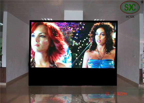Bom preço PIGARREAR grandes quadros de avisos digitais alugados internos da exposição de diodo emissor de luz da cor P10 completa para o fundo de fase on-line