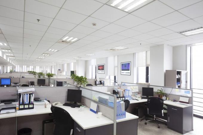 Exposi&ccedil;&atilde;o de diodo emissor de luz interna da cor completa do controle de Novastar Linsn para anunciar o arrendamento 5